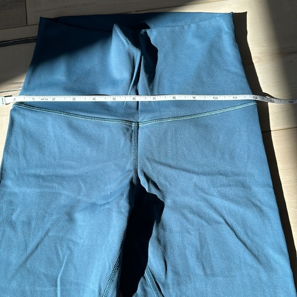Teal 25” from inseam legggings 12” across waste so size small - Picture 4 of 7